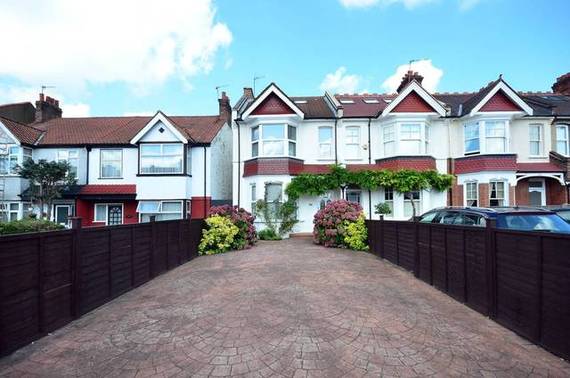 4 bedroom Detached t...