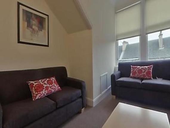 3 bedroom Flat to re...