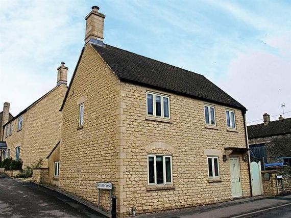 2 bedroom Detached t...