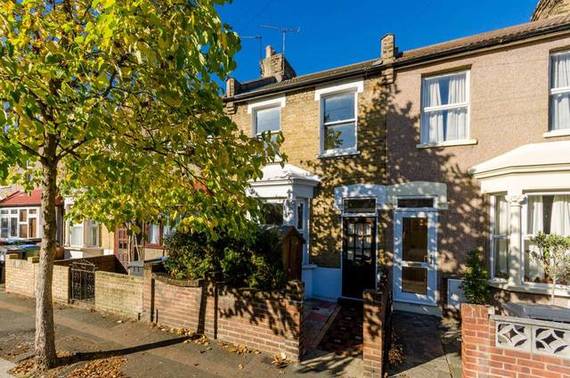 2 bedroom Detached f...