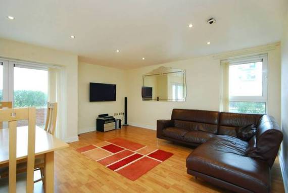 2 bedroom Flat to re...