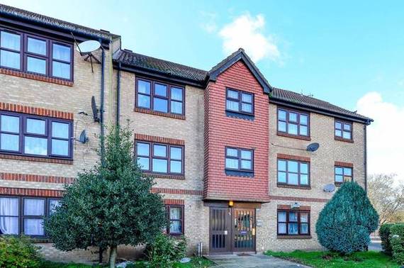 1 bedroom Flat for s...