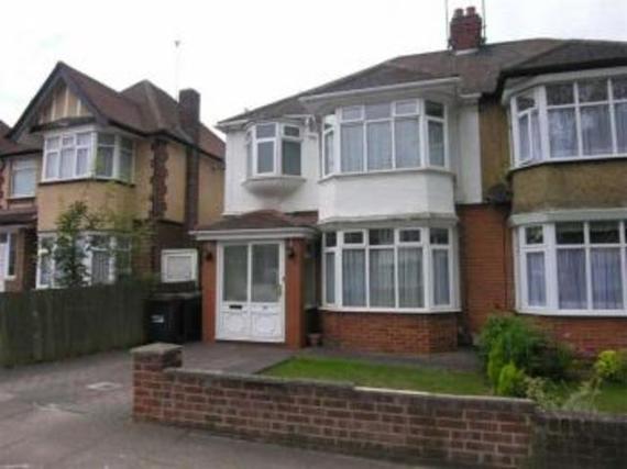 3 bedroom Property t...