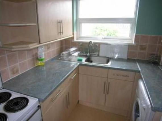 2 bedroom Property t...