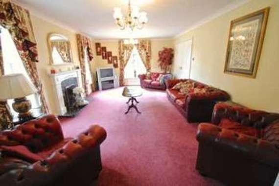 4 bedroom Detached f...