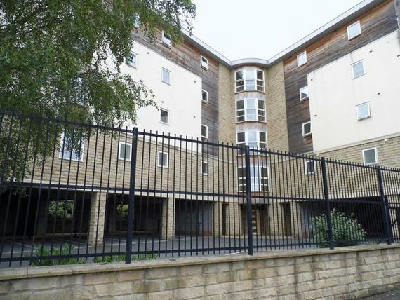 2 bedroom Flat for s...