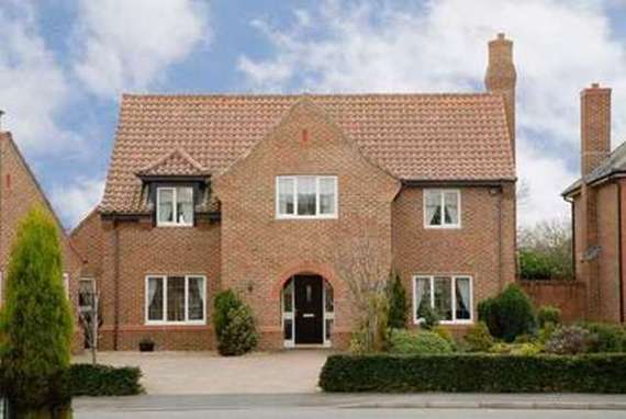 4 bedroom Detached t...