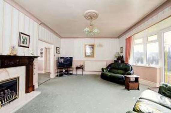 4 bedroom Detached t...