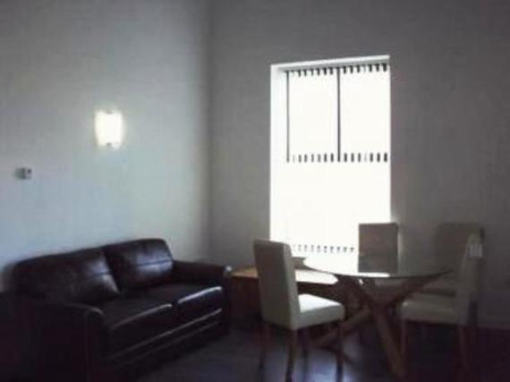 2 bedroom Flat to re...
