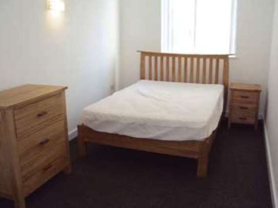 2 bedroom Flat to re...