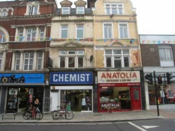 2 bedroom Property t...