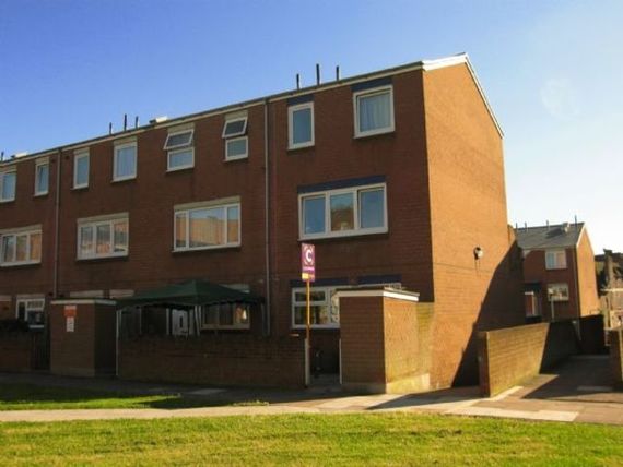 3 bedroom Flat to re...