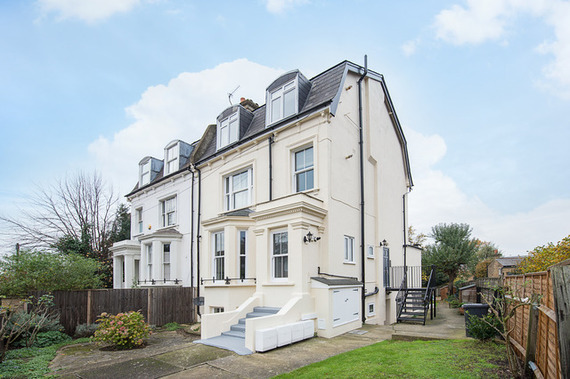 2 bedroom Flat for s...