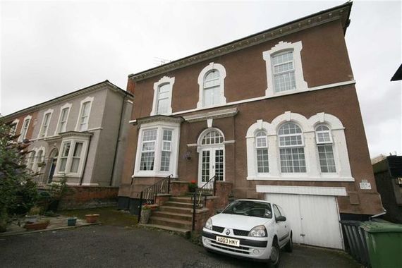 1 bedroom Property t...