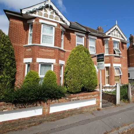 6 bedroom Detached t...