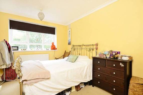 2 bedroom Flat for s...