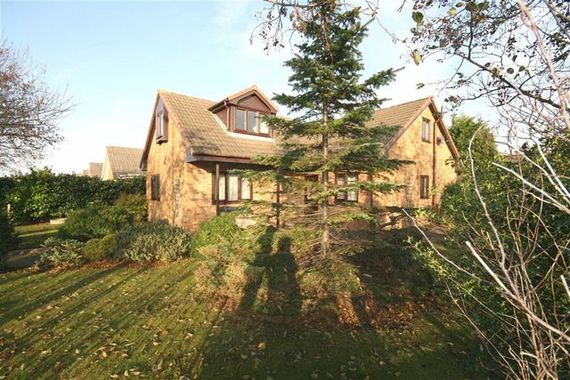 4 bedroom Property t...
