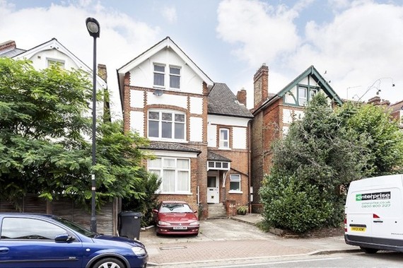 2 bedroom Flat for s...