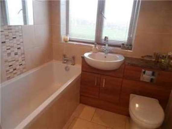2 bedroom Semi-Detac...