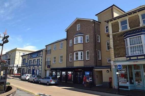 2 bedroom Flat for s...