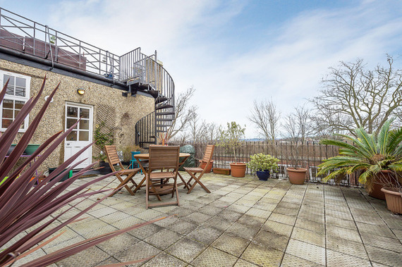 2 bedroom Flat for s...