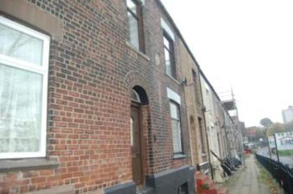 2 bedroom Terraced f...