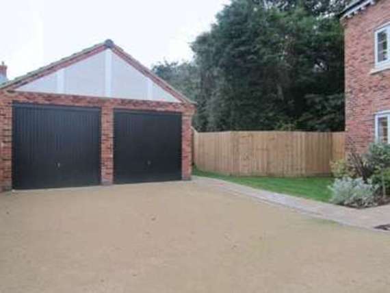 5 bedroom Detached f...