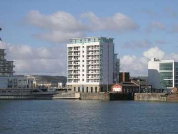 2 bedroom Flat for s...