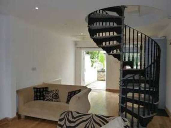 2 bedroom Terraced t...