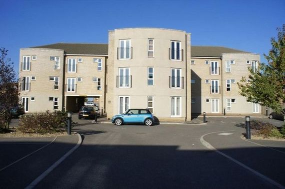2 bedroom Flat to re...
