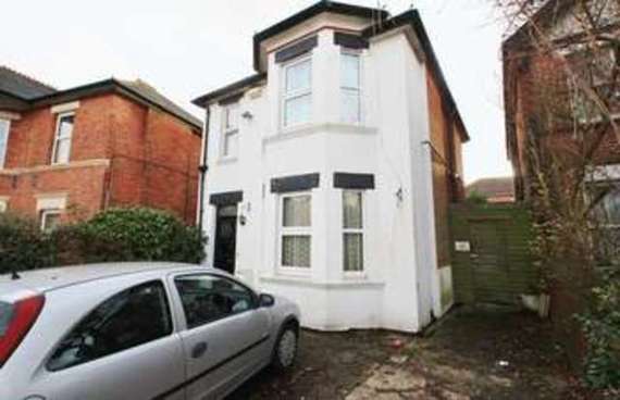 5 bedroom Detached t...