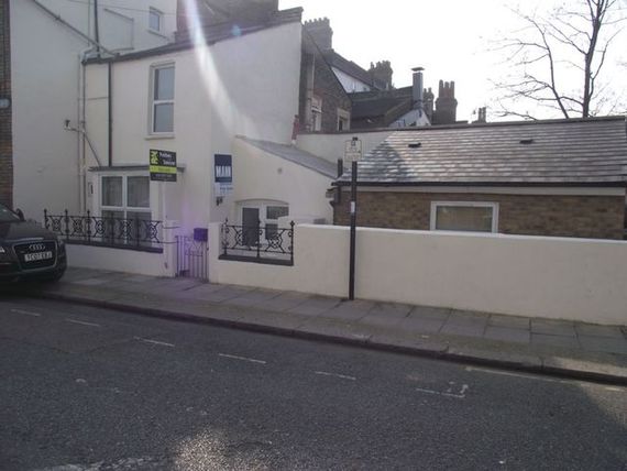 1 bedroom Flat for s...