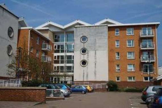 2 bedroom Flat for s...