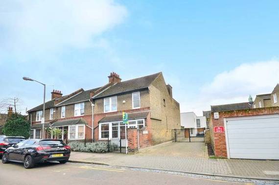 2 bedroom Maisonette...