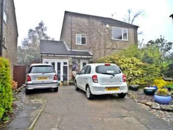 5 bedroom Detached f...