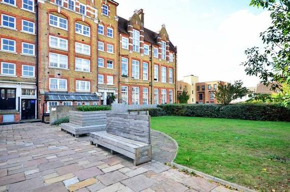 2 bedroom Flat for s...