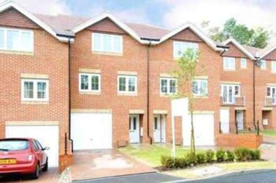 4 bedroom Terraced t...