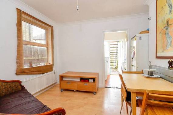 2 bedroom Maisonette...