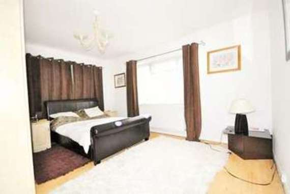 2 bedroom Flat to re...