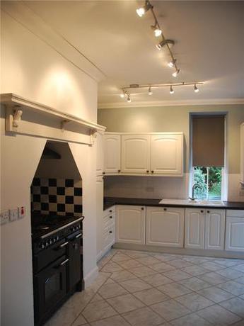 4 bedroom Semi-Detac...