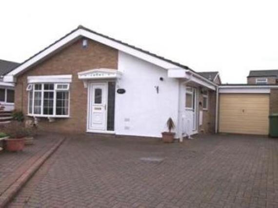 2 bedroom Bungalow f...