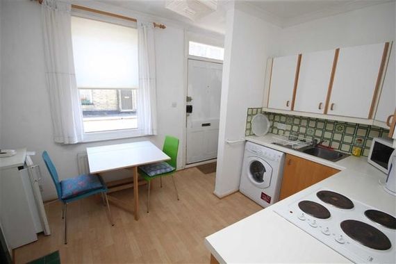 1 bedroom Property t...