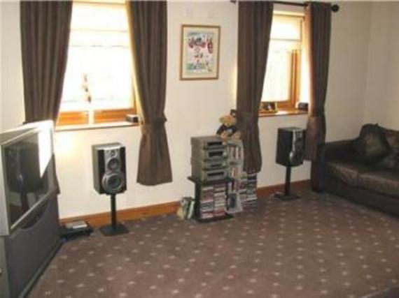 3 bedroom Bungalow f...