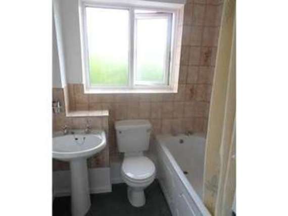 2 bedroom Semi-Detac...