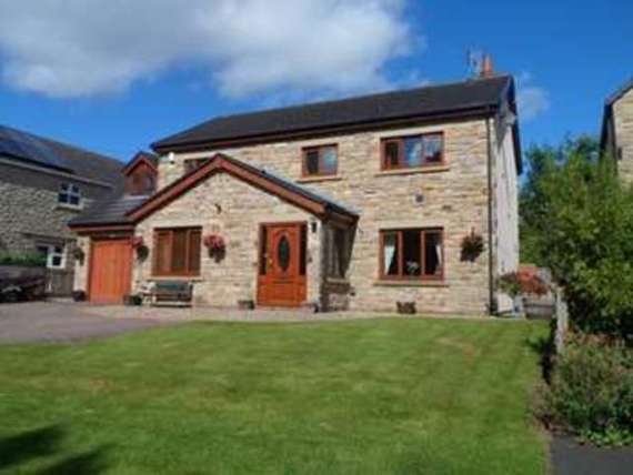 5 bedroom Detached f...