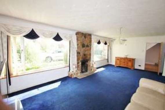 5 bedroom Detached f...