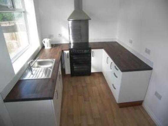 2 bedroom Semi-Detac...