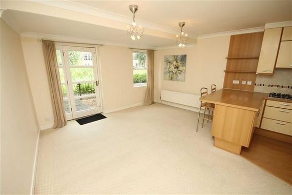 4 bedroom Property t...