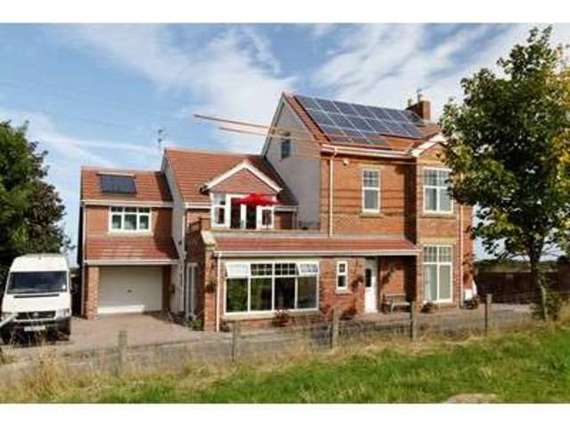 6 bedroom Detached f...
