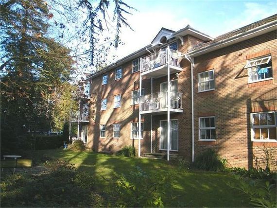 2 bedroom Property t...